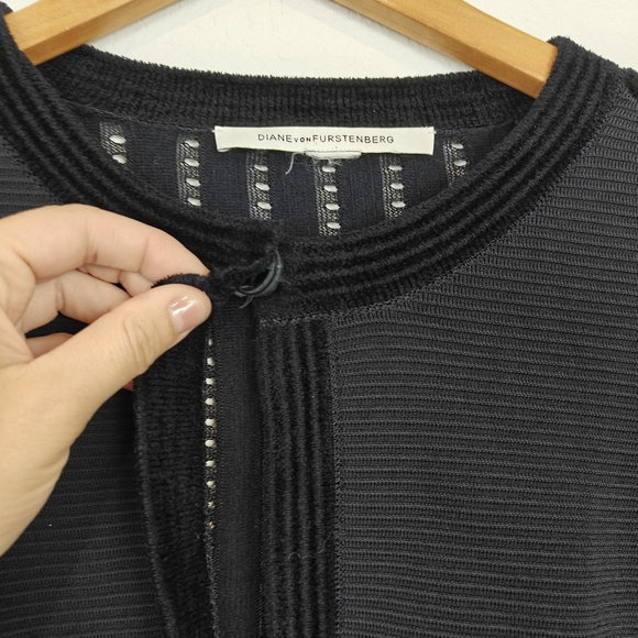 Diane Von Furstenberg Textured Cropped Wool Blend Knit Cartigan Sz Small - Picture 9 of 14